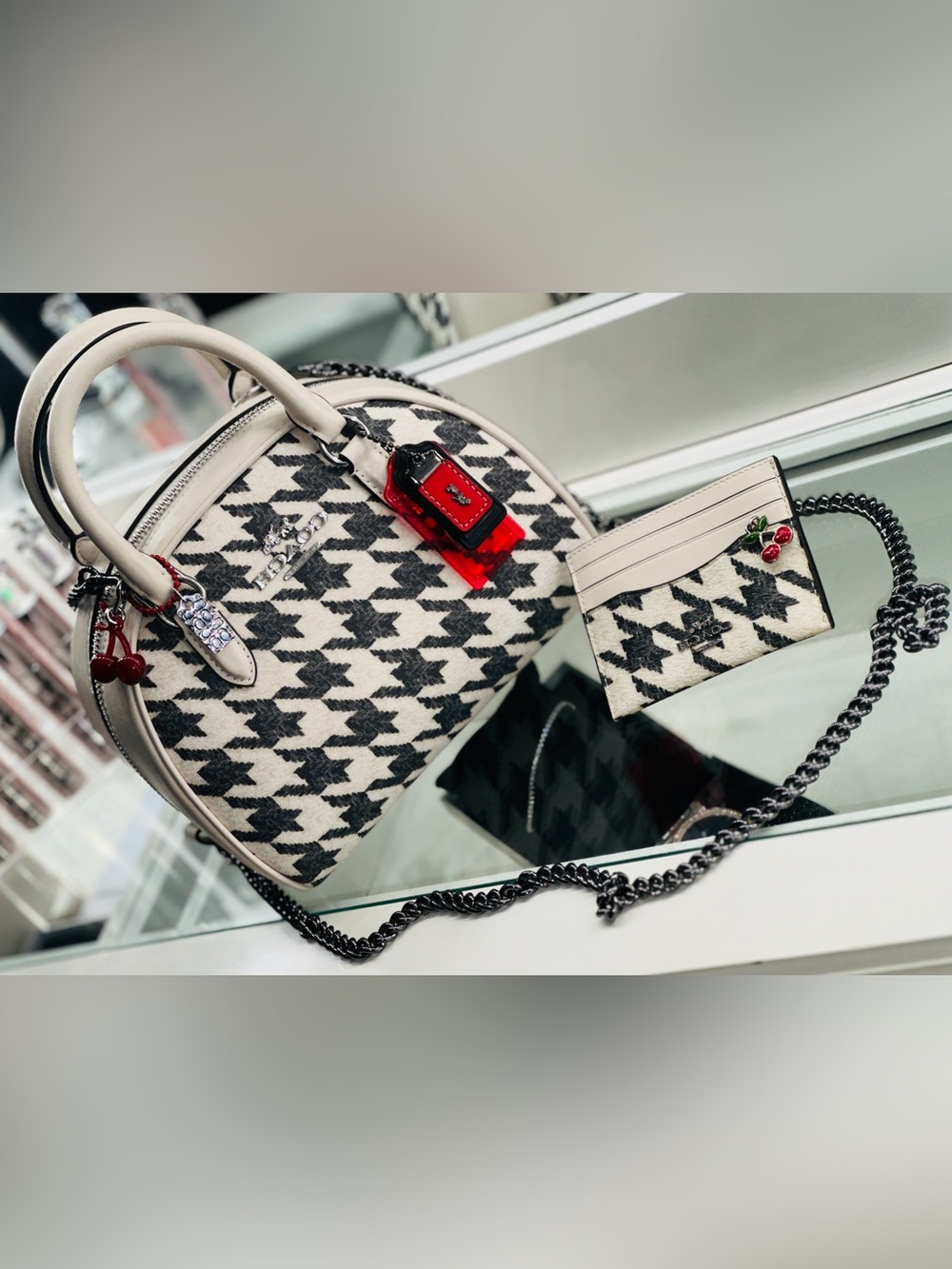 COACH SYDNEY
SATCHEL HOUNDSTOOTH PRINT
BAG CROSSBODY Cream